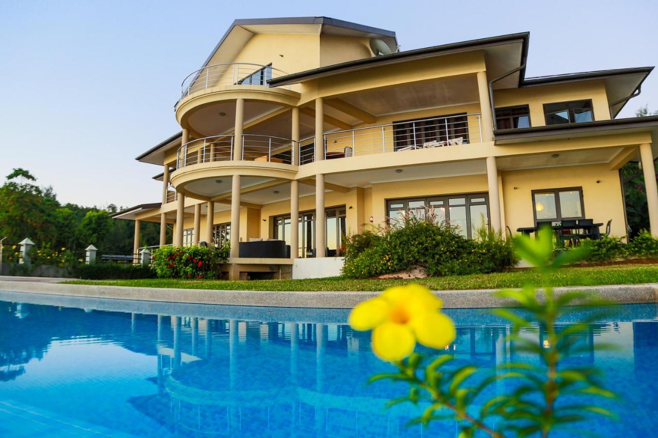 La Vue - Bed and Breakfast