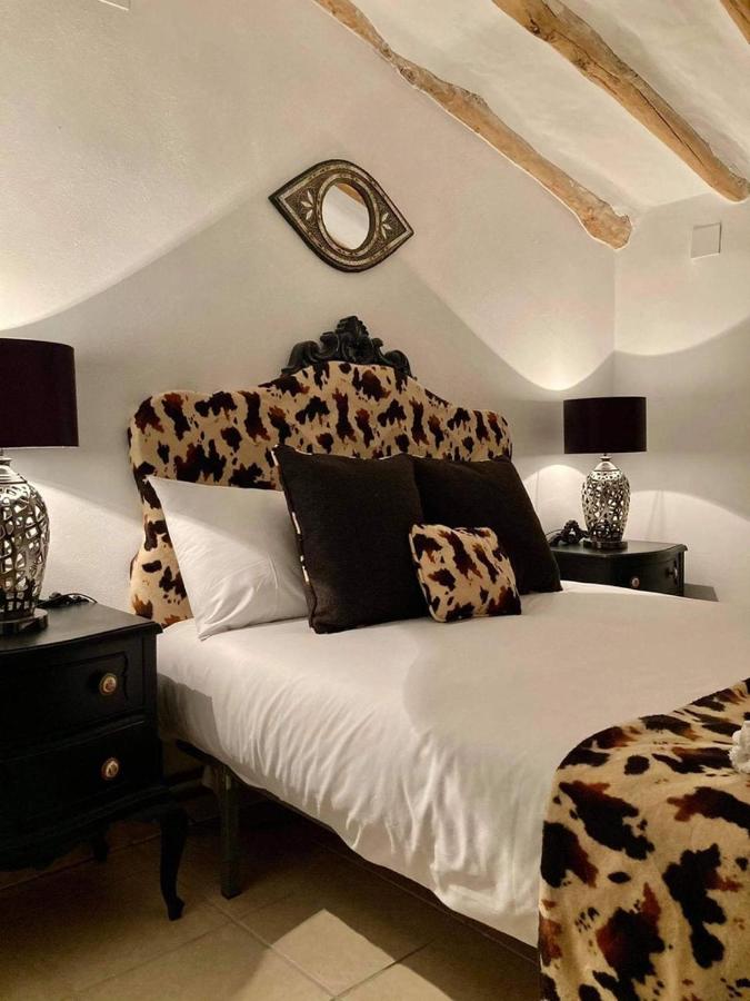 Deluxe Double Room with Shower