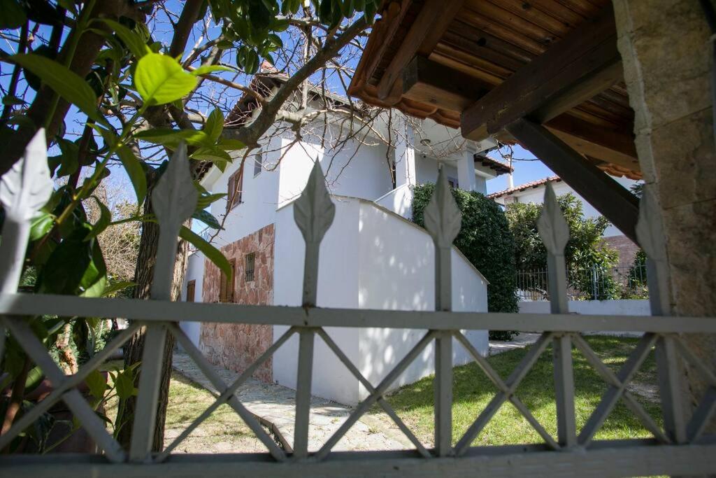 Privately Gated Garden Sea View Home - B&B