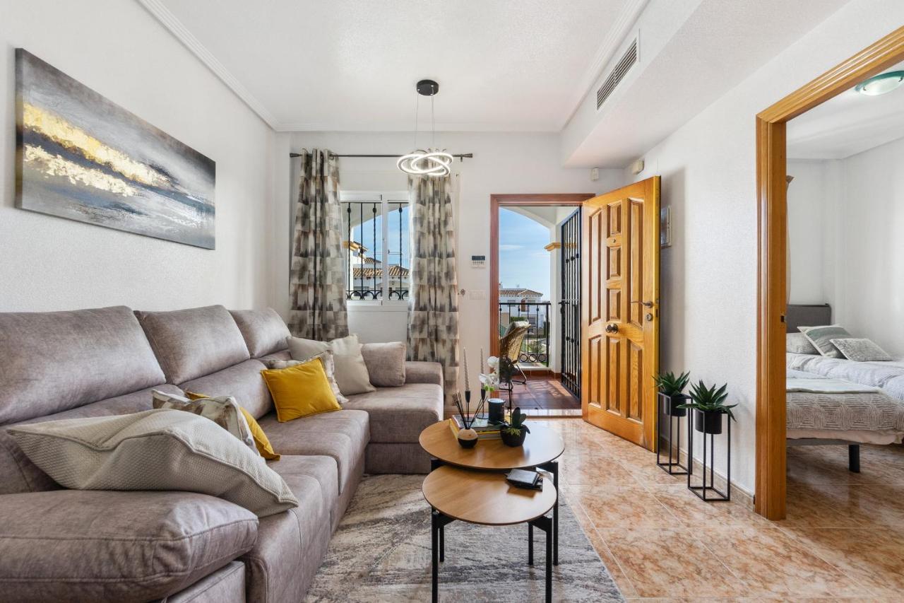 CB Living - Homely apartment Ciñuelica, Punta Prima - B&B