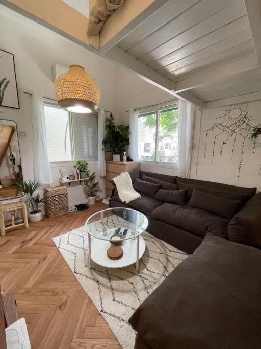Beautiful Renovated Gallery Apartment - B&B Tel Aviv