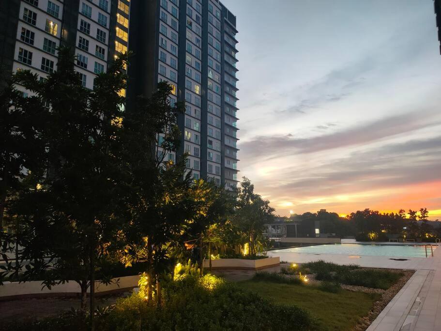 MyHome S1 At Seri Kembangan With A View - B&B Seri Kembangan