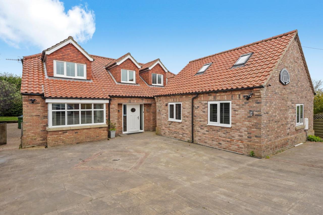 The Filey Coastal Villa - Indoor Swimming Pool - Sauna - Pets - B&B