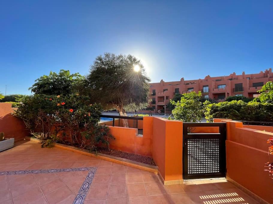 Cozy apartment with large terrace next to the pool - Ferienwohnung La Tejita