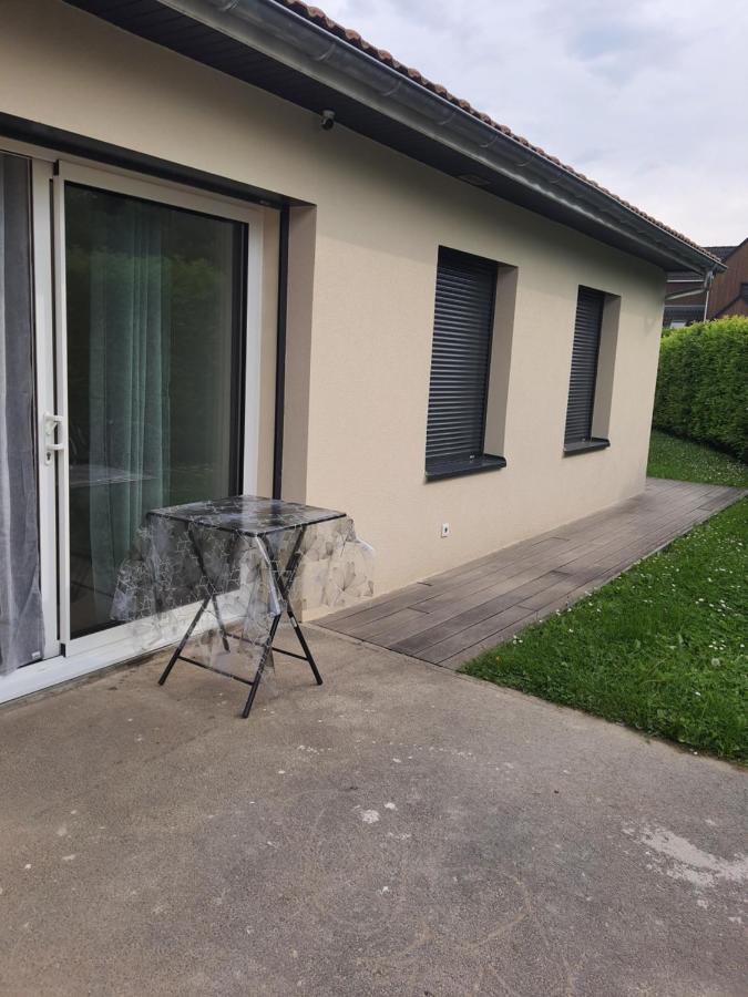 Studio calme dans villa habitée, parking privé et gratuit - B&B