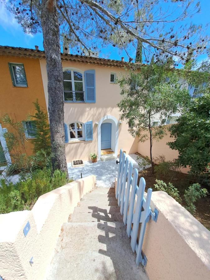 La villa Charles Grimaud Les Restanques Golf de Saint Tropez - B&B Grimaud