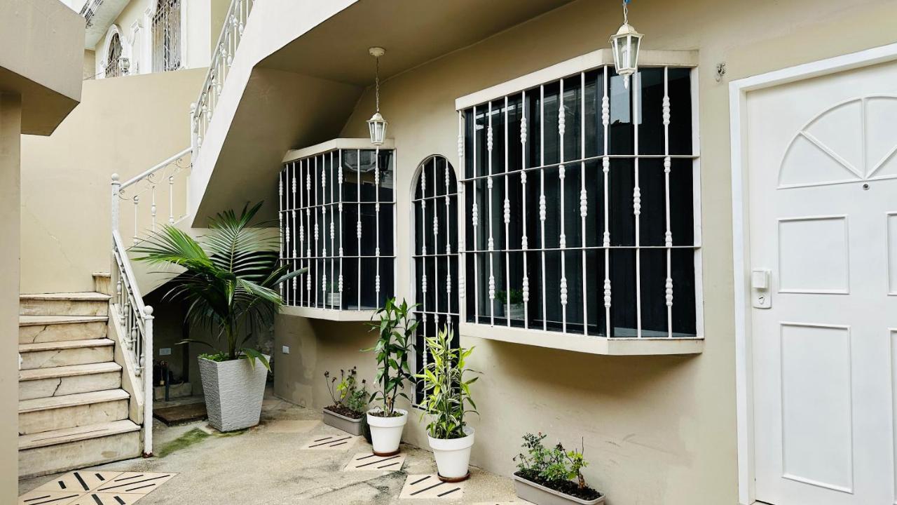 Comfortable 3-Bedroom Apartment, close to the American Consulate - B&B