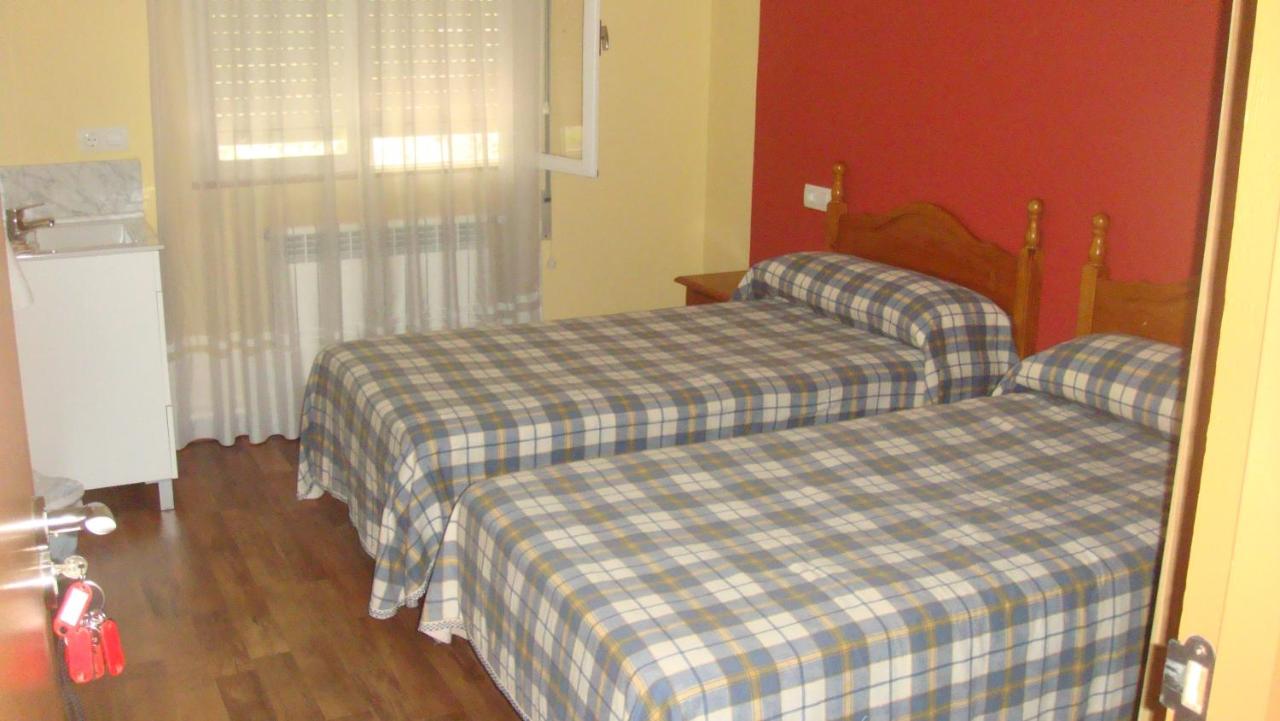 Twin Room with Shared Bathroom