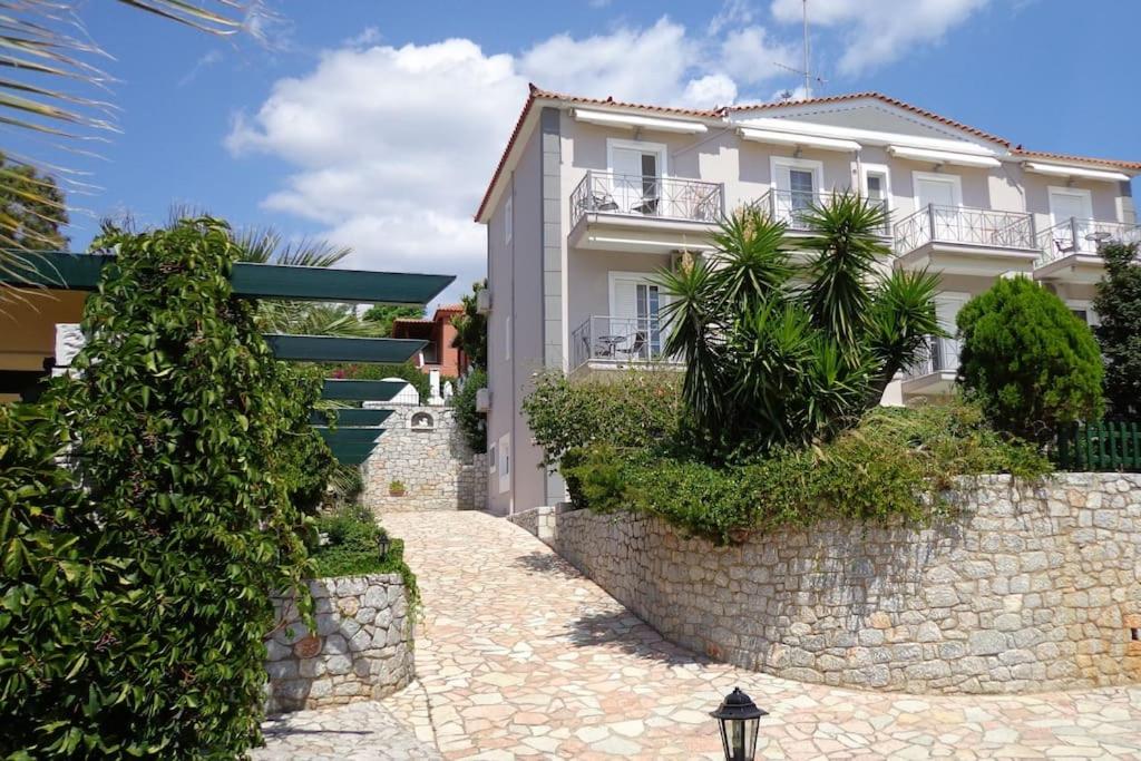 Louis' apartment with view - B&B