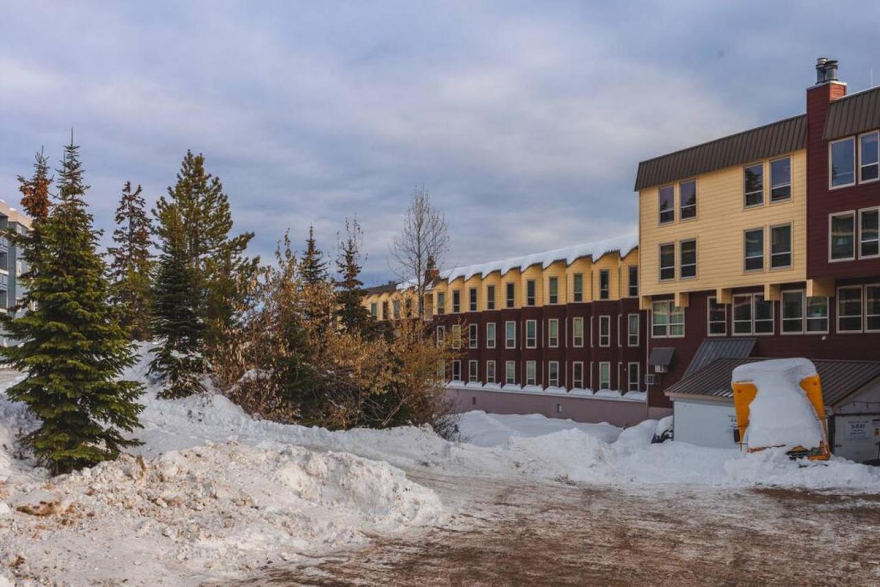 The Ridge Ski-In Ski-Out Condo with Free Parking - B&B