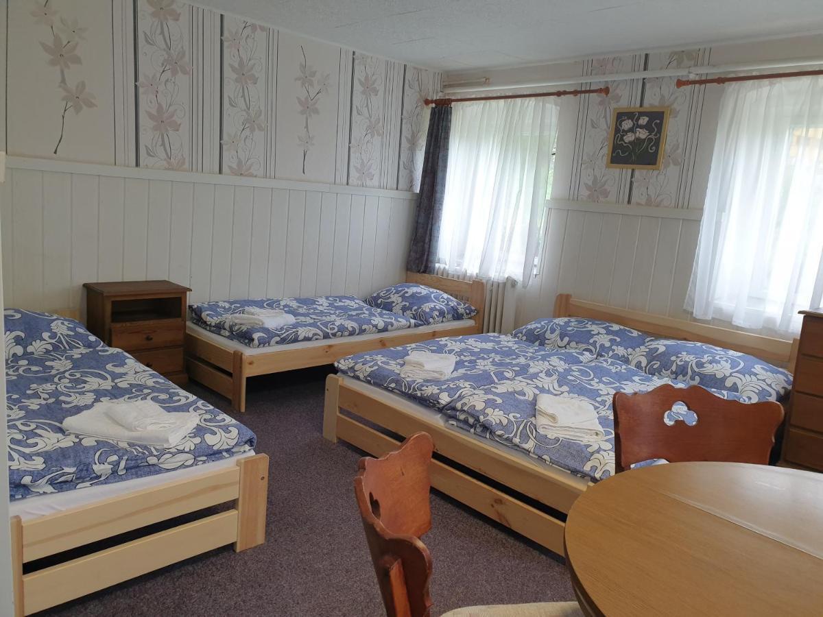 Vierbettzimmer mit eigenem Bad