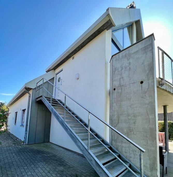 Lichtdurchflutete Ferienwohnung mit direktem Schleiblick - B&B Fahrdorf