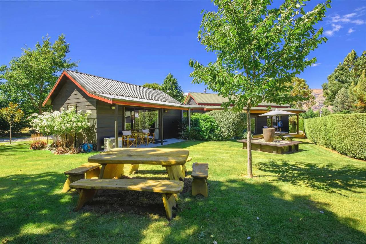 King Studio with Mountain and Garden Views