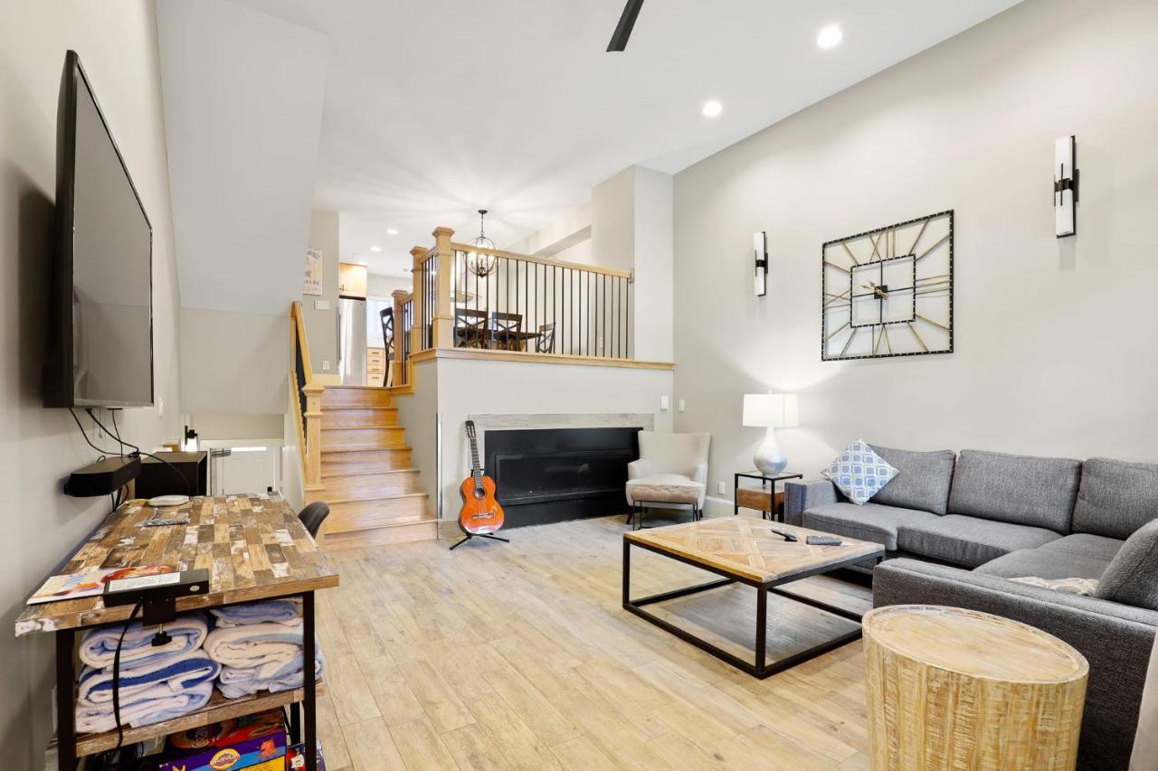 Winterpoint 2 BR Condo Walk to Main St Plus Hot Tub - B&B Breckenridge