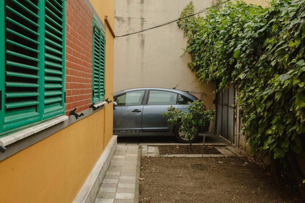 Rare Durres Apartment with Private parking & garden - B&B