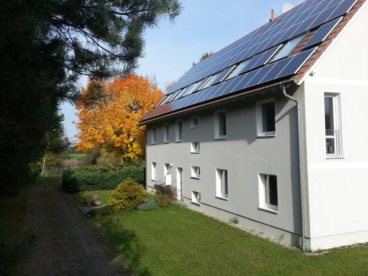 Ferienwohnungen im KUNST.HAUS am See - B&B