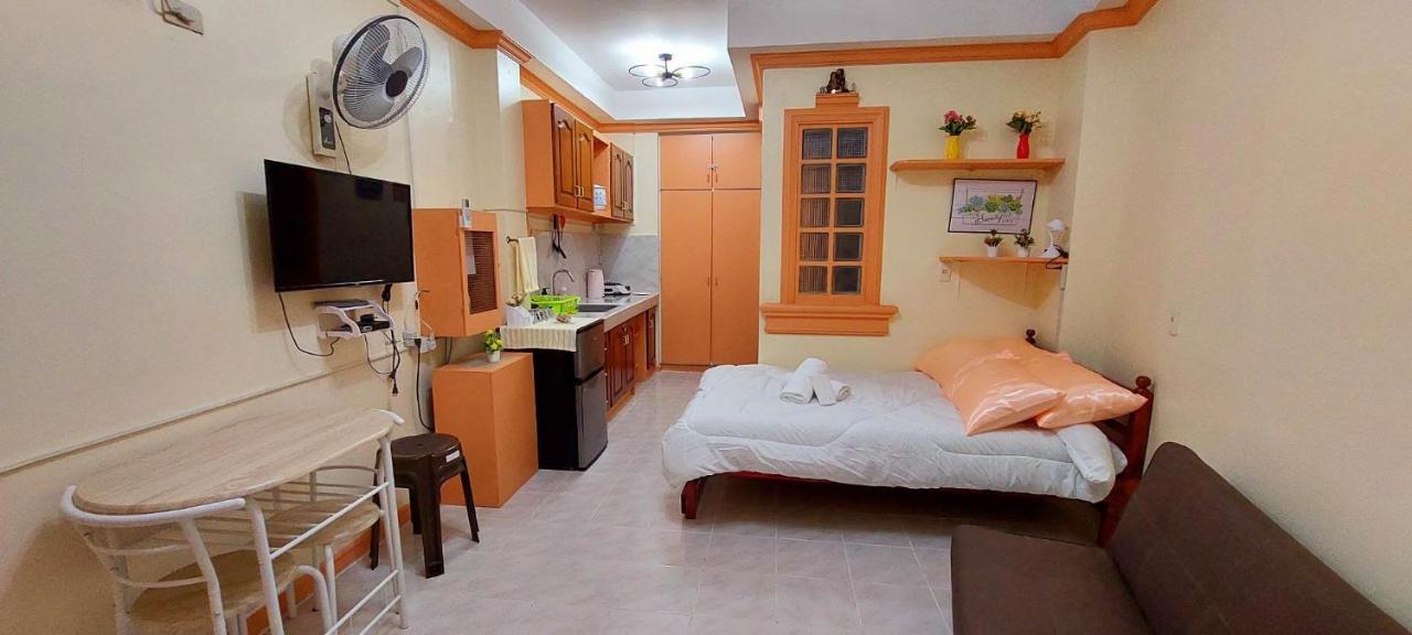 B&B Bacolod - Solar paneled home. Worry free for outages. - Bed and Breakfast Bacolod