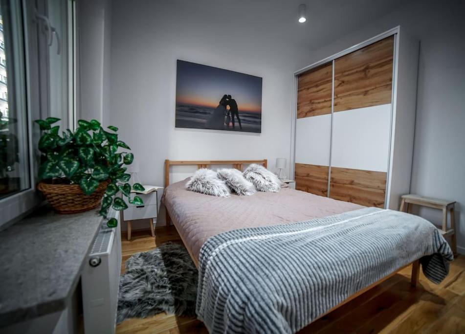Nowoczesny dwupokojowy Apartament Bridget z parkingiem - Chambres d'hôtes Ełk