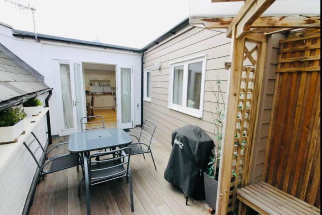 Apartment with Roof Terrace - Centre of Yarmouth - Chambres d'hôtes Yarmouth