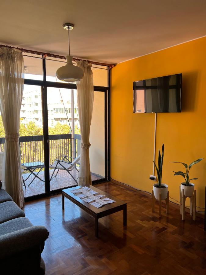 Departamento en pleno centro con cochera - Bed and Breakfast Mendoza