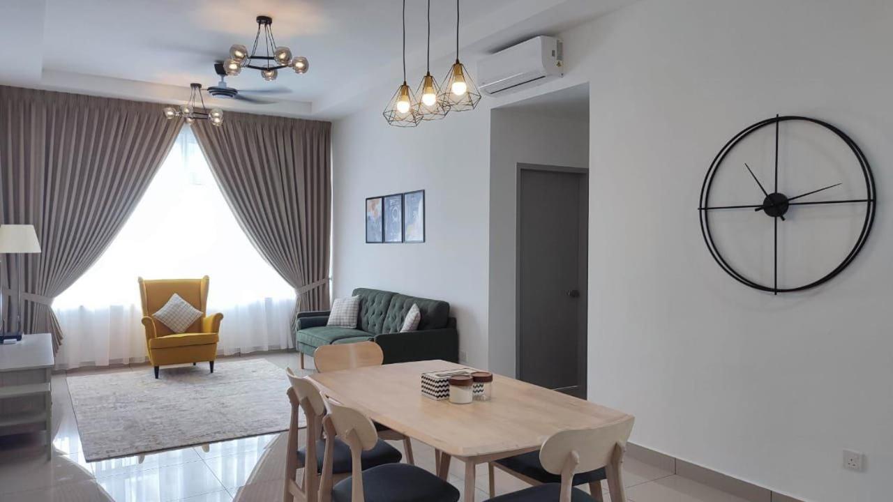 Fatih Amani Guesthouse with Playstation PS3 - B&B Kajang