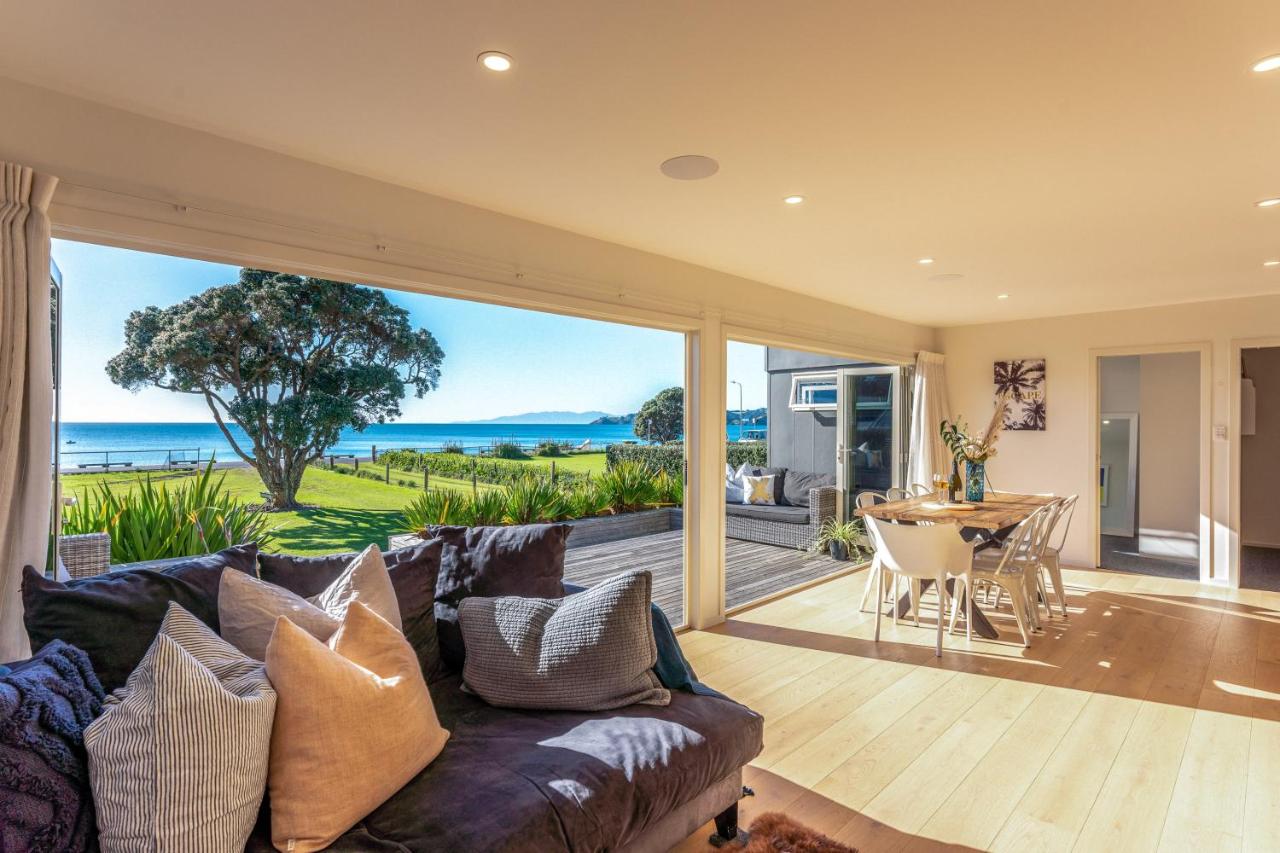 Onetangi Beachfront Escape - Coast & Country - B&B Onetangi