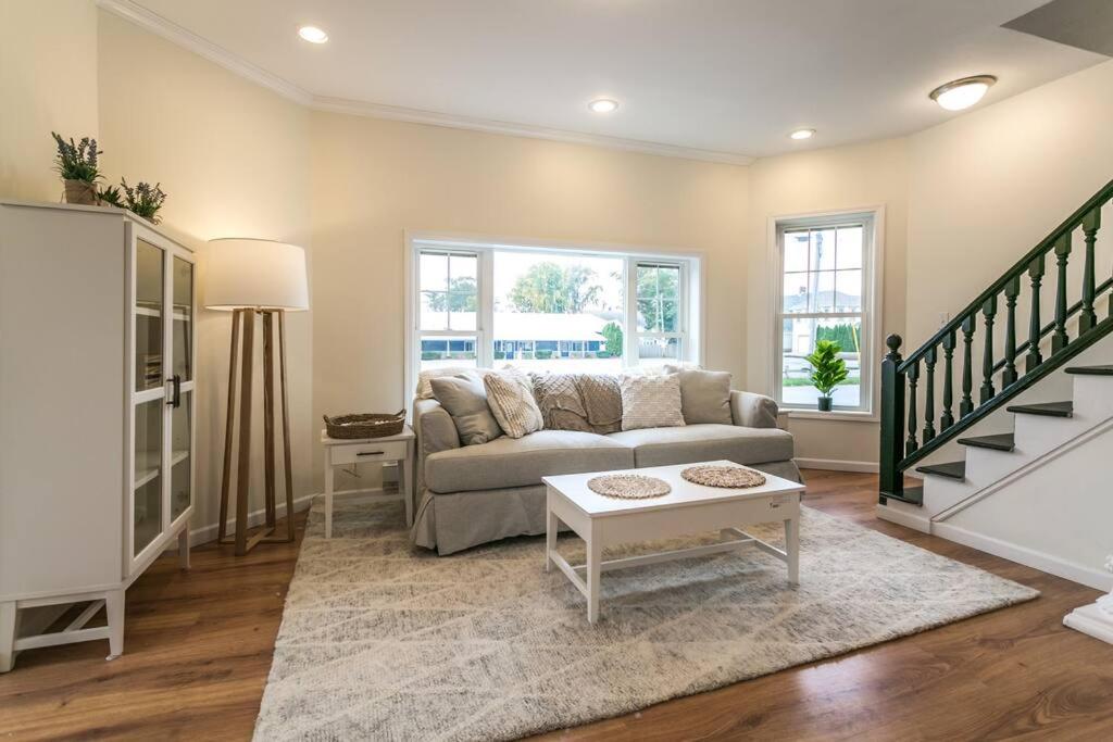 The Beach Pad- A Luxury Sylvan Getaway - B&B