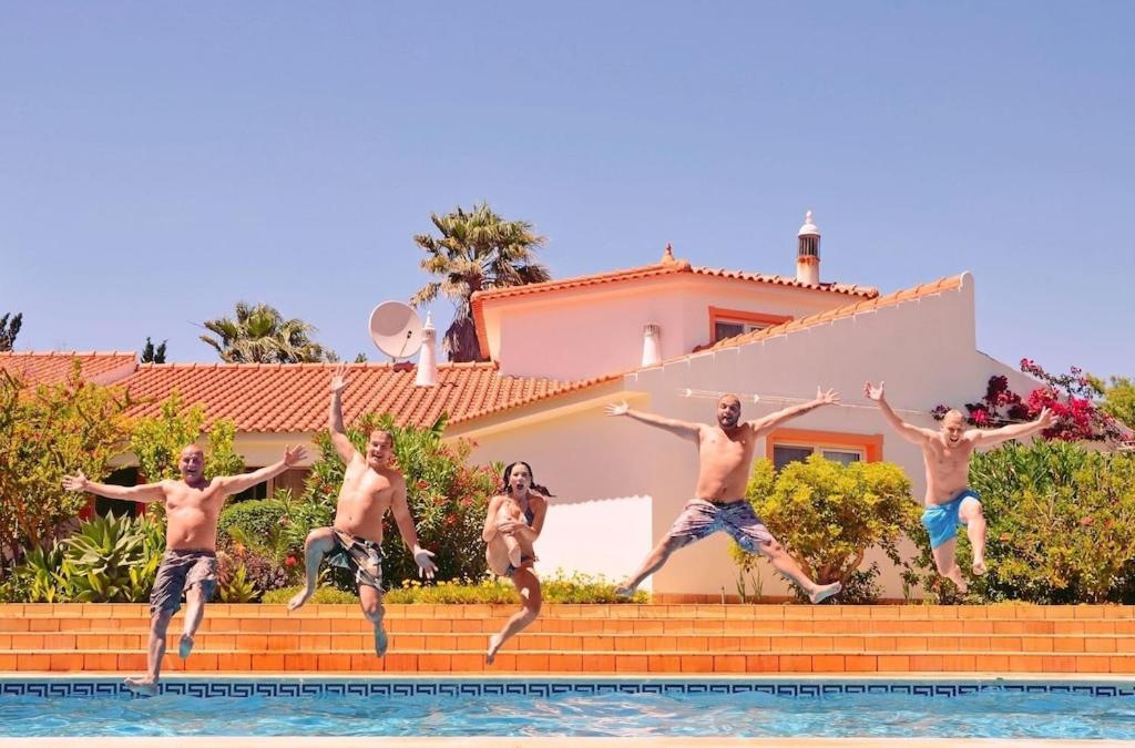 B&B Pedra Alçada - Villa Lagos Algarve for families & friends, 6 bedrooms, 7 bathrooms, pool, BBQ, central heating - Bed and Breakfast Pedra Alçada