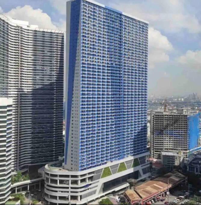 Air Residences Makati - fully furnished condo with skyline views! - Chambres d'hôtes Manille