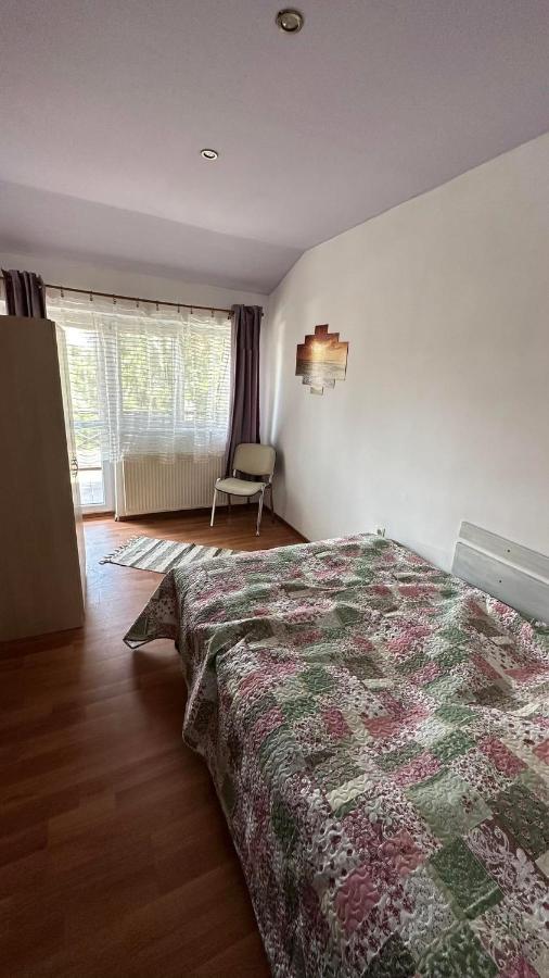Deluxe Room (2 Adults + 1 Child)