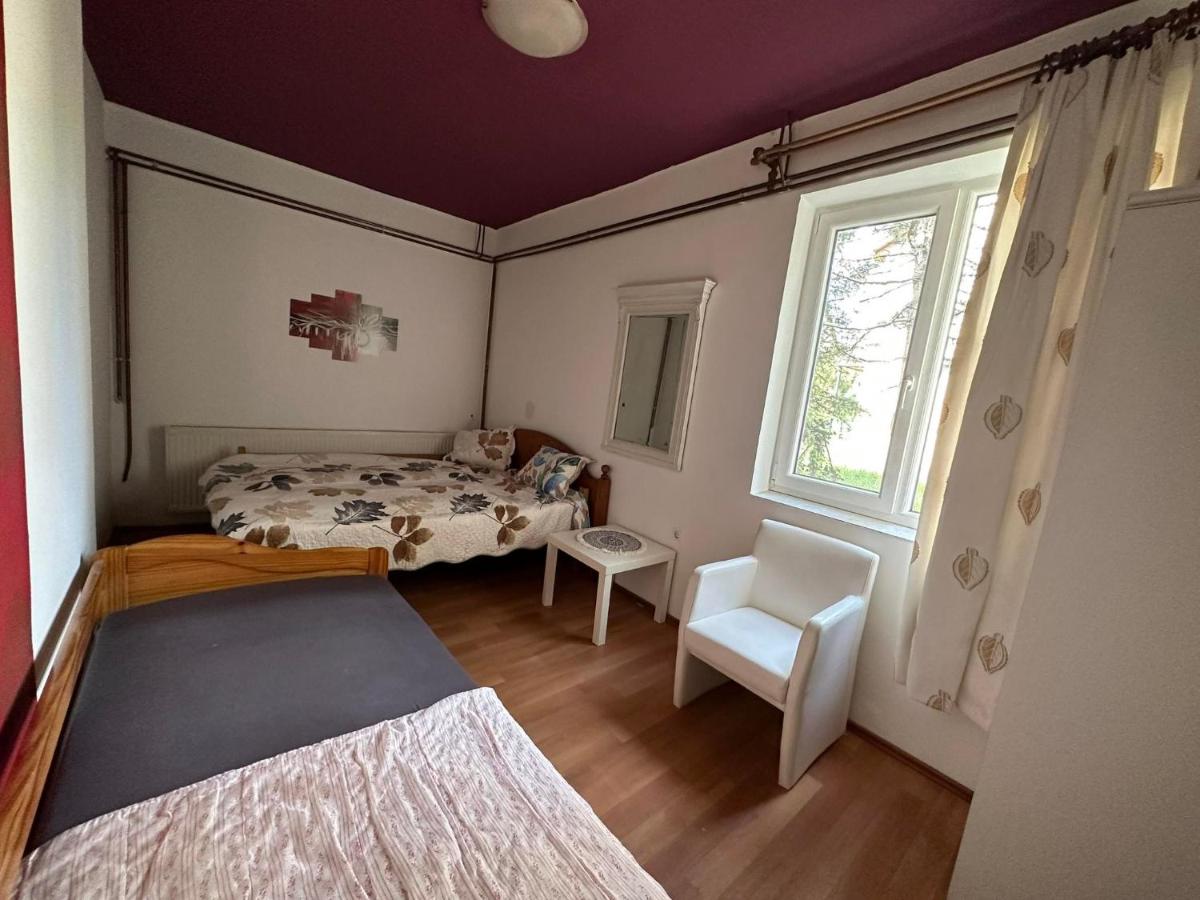 Deluxe Double Room (2 Adults + 1 Child)