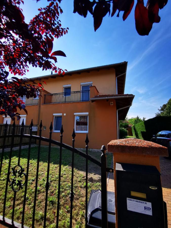 Vécsey nyaralóház - Ferienwohnung