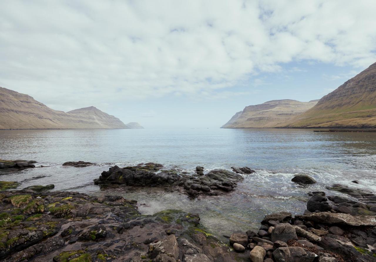 B&B Syðrugøta - Serenity by the Sea / 3-BR House / Sea View - Bed and Breakfast Syðrugøta