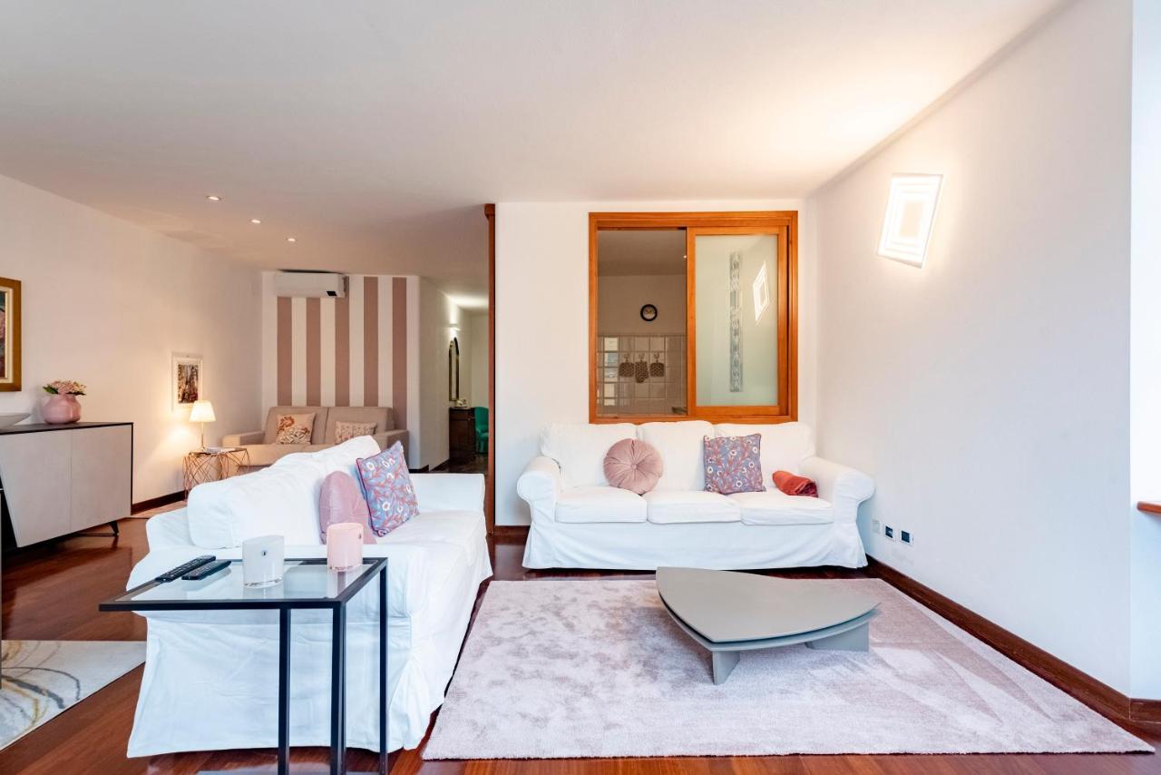 Cavour 9 apartment 2b 2b 100mq with private garage, in center of Rapallo, Wifi, Air Conditioned - B&B
