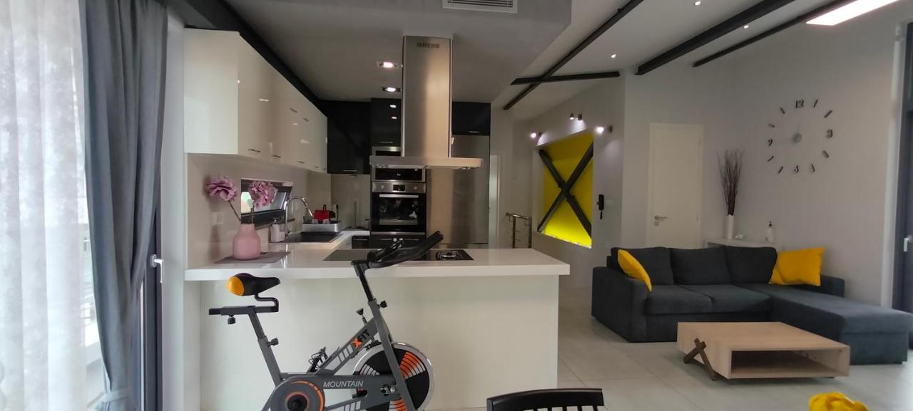 Yianna's Modern Central Home in Chania - Chambres d’hôtes Chionáto