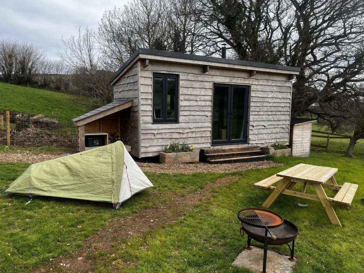 Red Oaks shepherds hut - B&B