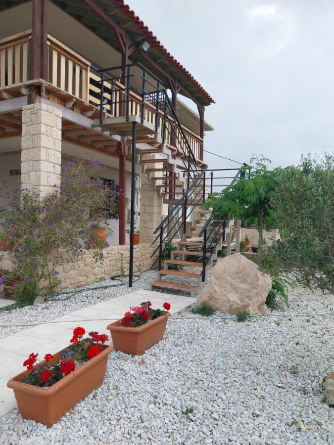 Εmmi - B&B