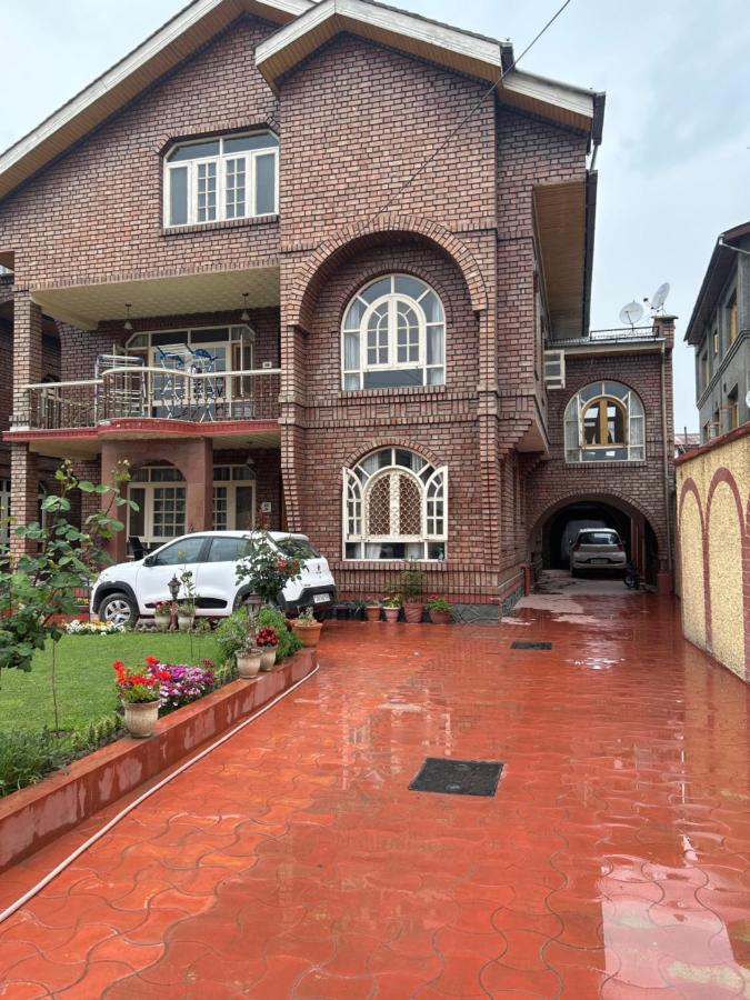 B&B Srinagar - Taha Inn Home comfort - Bed and Breakfast Srinagar