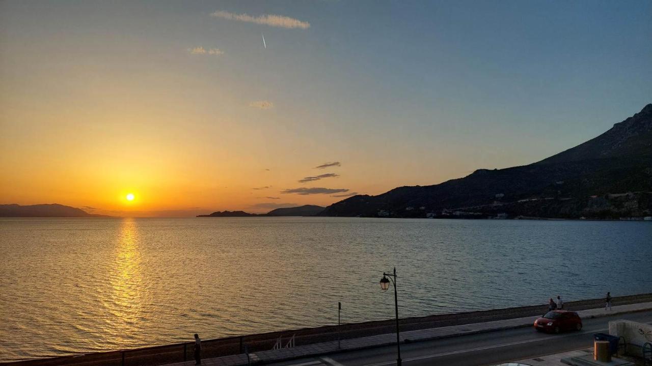 Loutraki Bay - B&B Loutráki