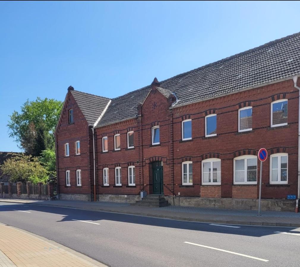 Ap2 80 qm 3 SZ Terrasse bei Oschersleben u Helmstedt - B&B Ausleben