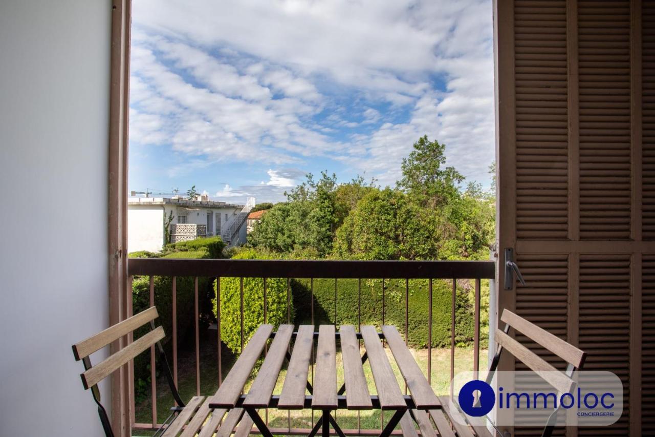Air-conditioned studio 5 minutes from the beach and shops - Bed and Breakfast