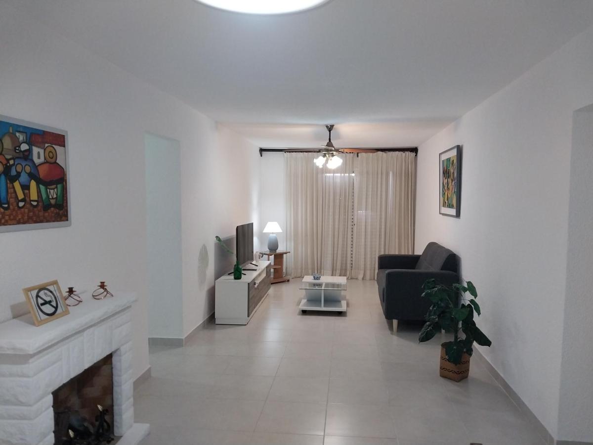 Amplio, luminoso y centrico dep. 3 dorm - B&B