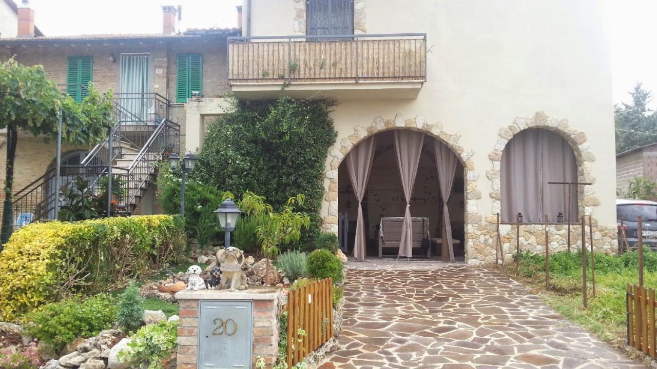 VAL D'ORCIA DELUXE 3 incantevole casa con vista sulle colline, WiFi e parcheggio - B&B