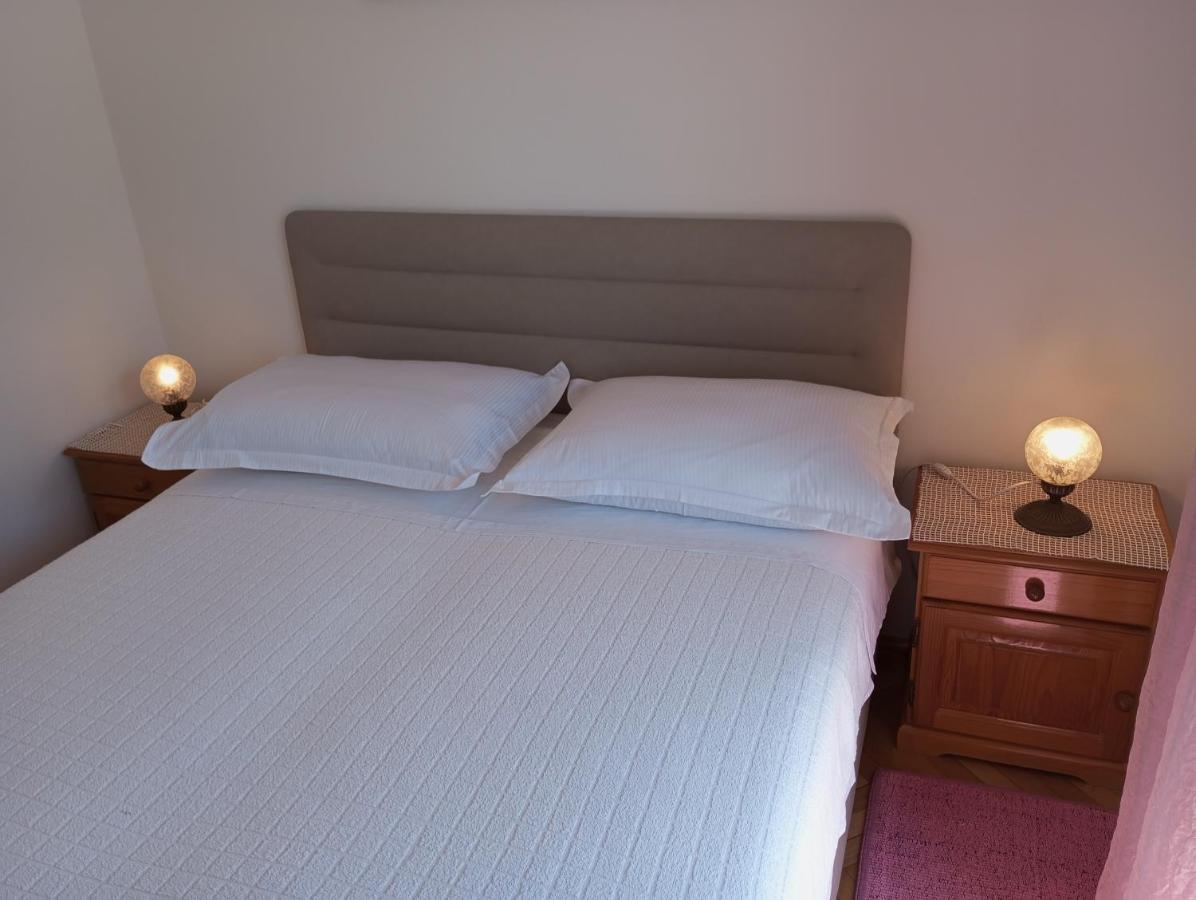 Studio with balcony - Chambres d’hôtes Jelsa