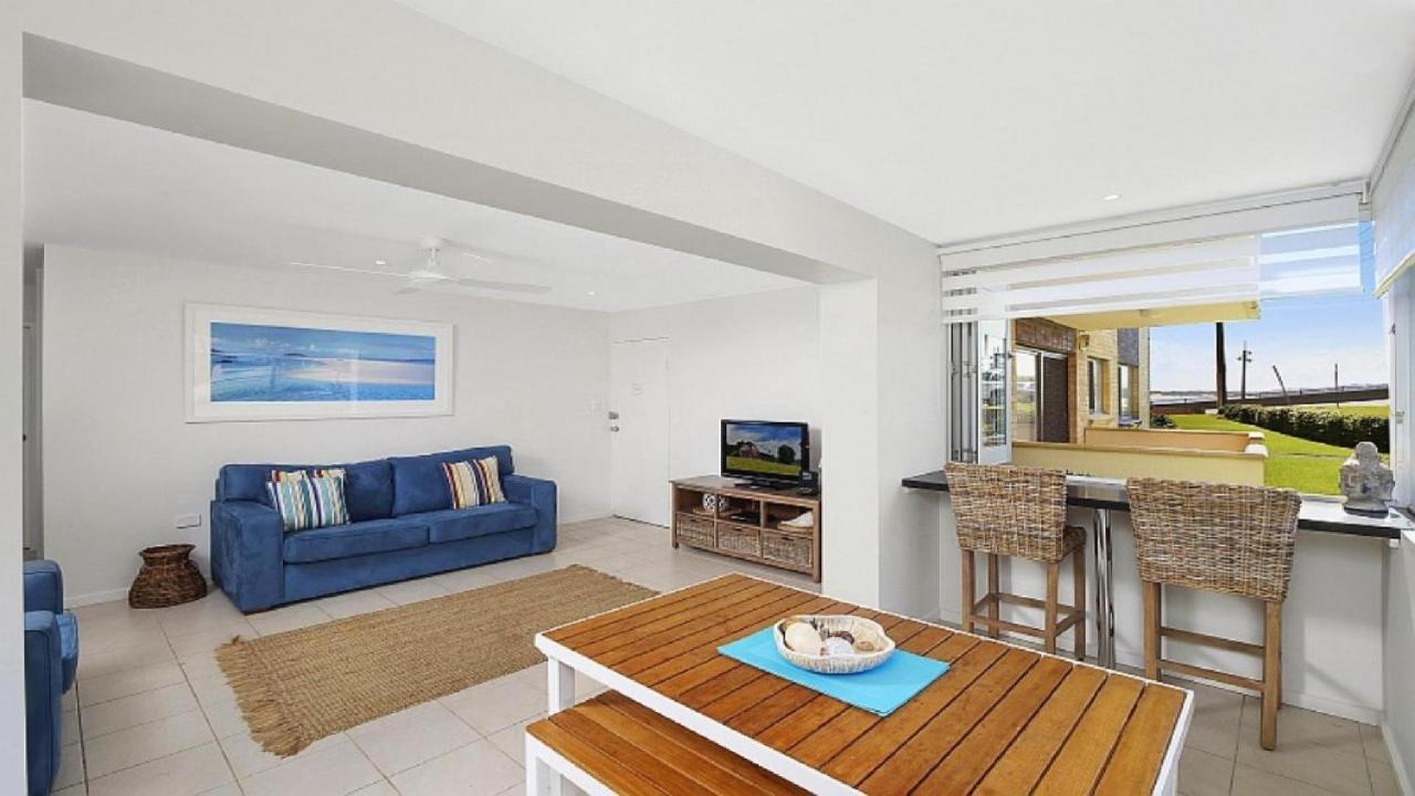 Ashwood 100 Meters To Beach, Shops, Cafes Accom Holidays - B&B