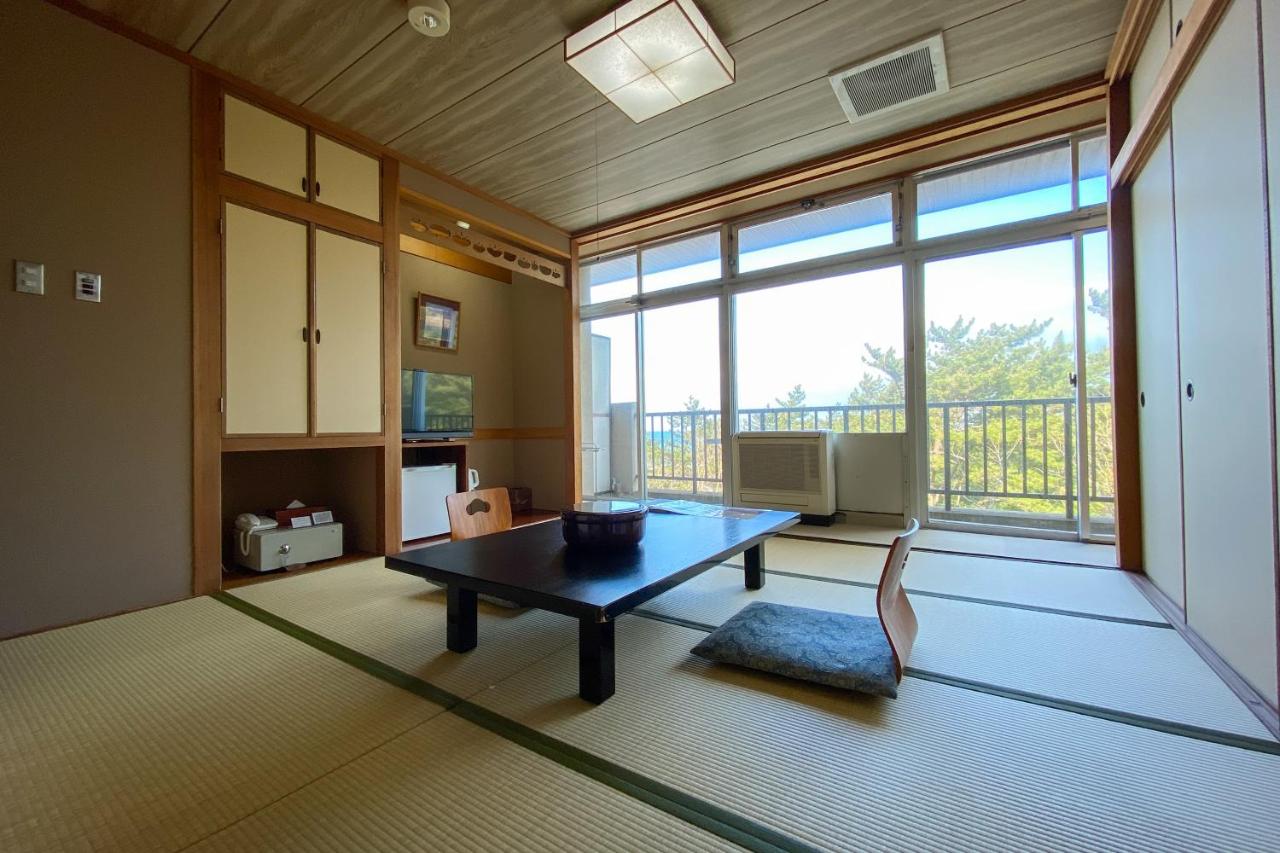 Japanese-Style Quadruple Room with Shared Bathroom