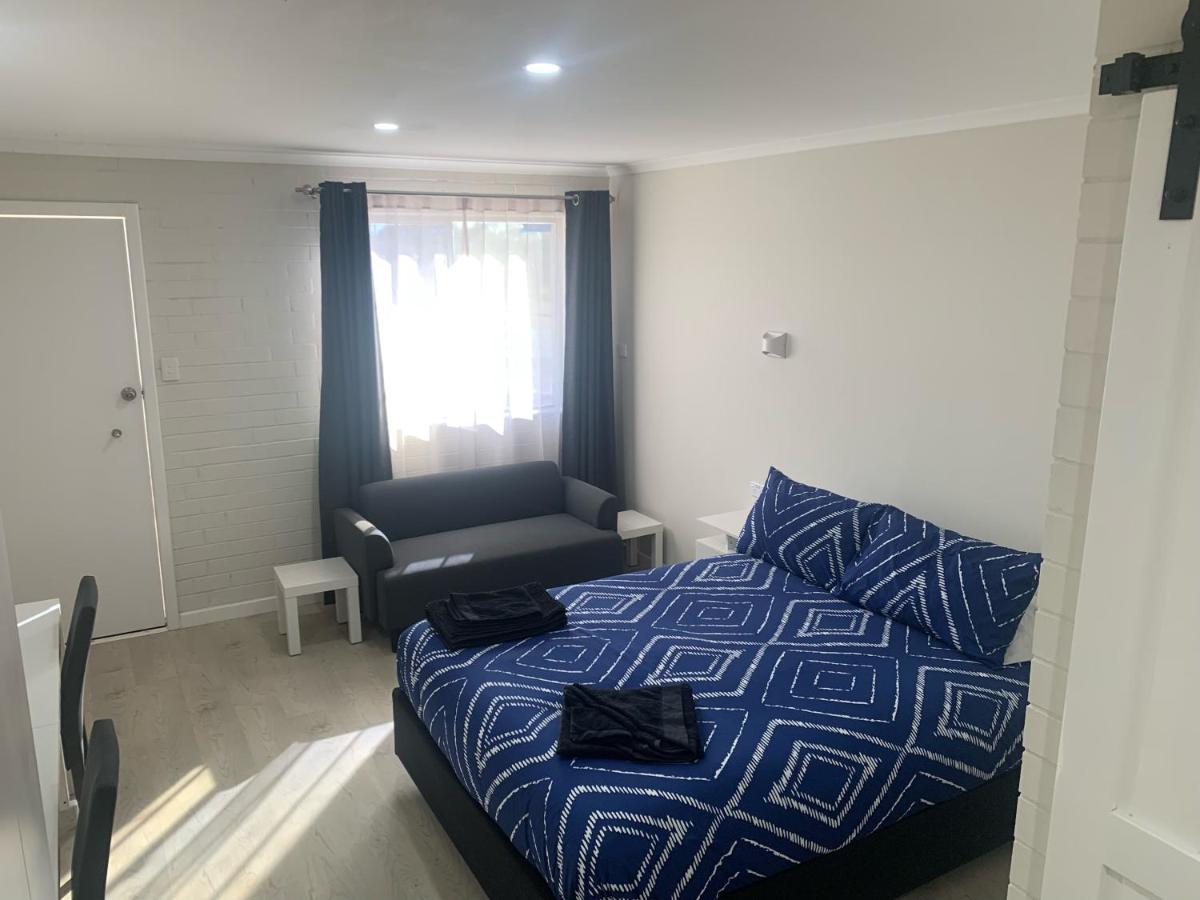 Pingelly Retreat Motel - Bed and Breakfast Pingelly