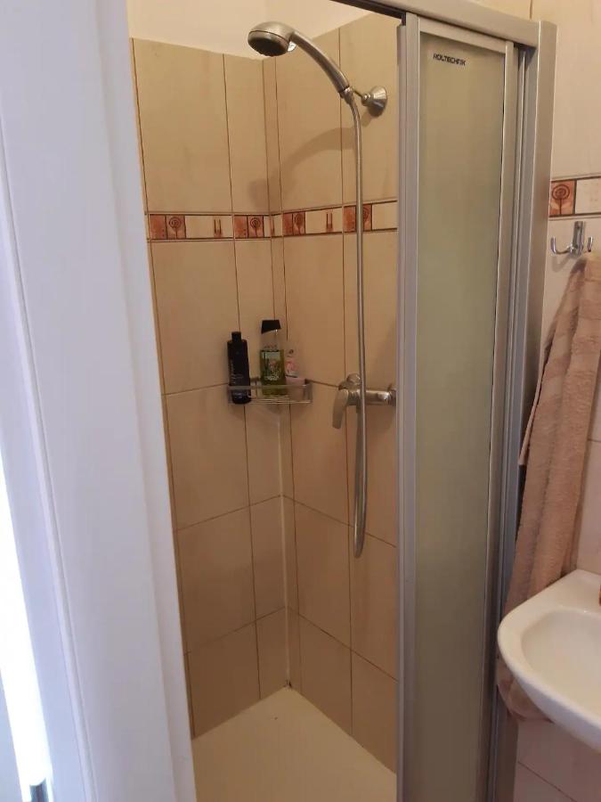 Chambre Lits Jumeaux avec Salle de Bains