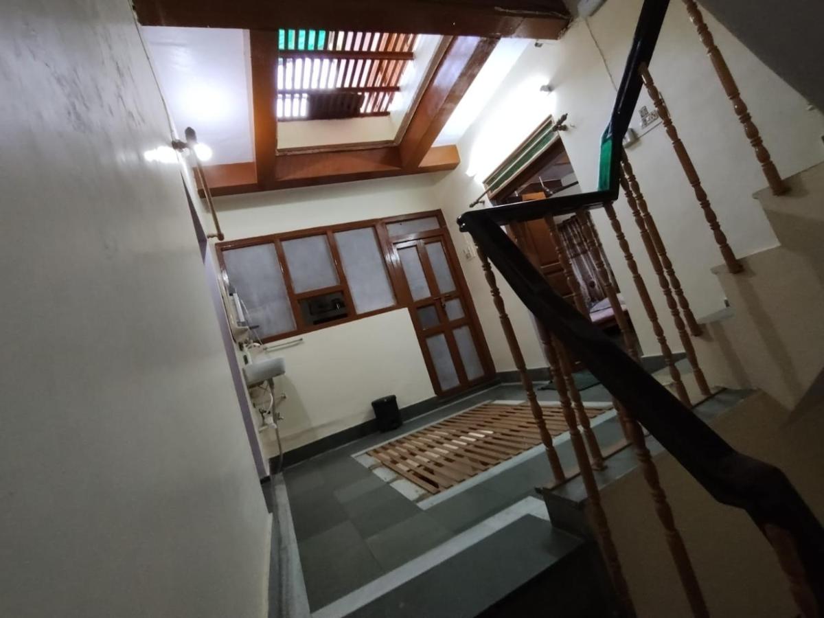 HERITAGE HOMESTAY@OLD CITY NEAR GANGES - B&B Benarés