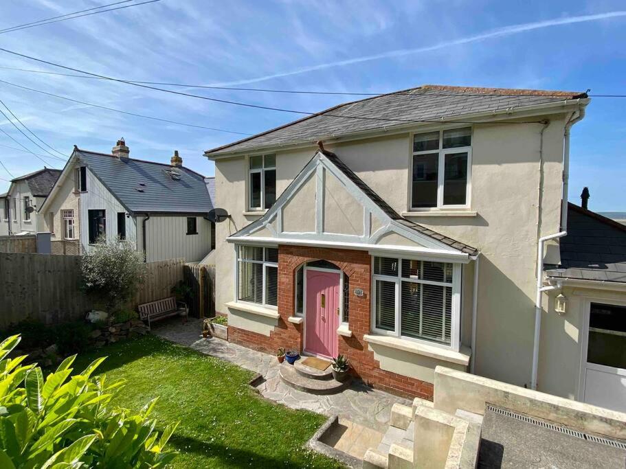 Beach house with sea views minutes from the surf - B&B
